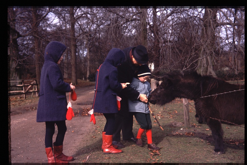 19.Horsten mrt 1970 Rino,Brigitte,Marion,Peter.JPG